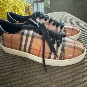 Burberry sneakers